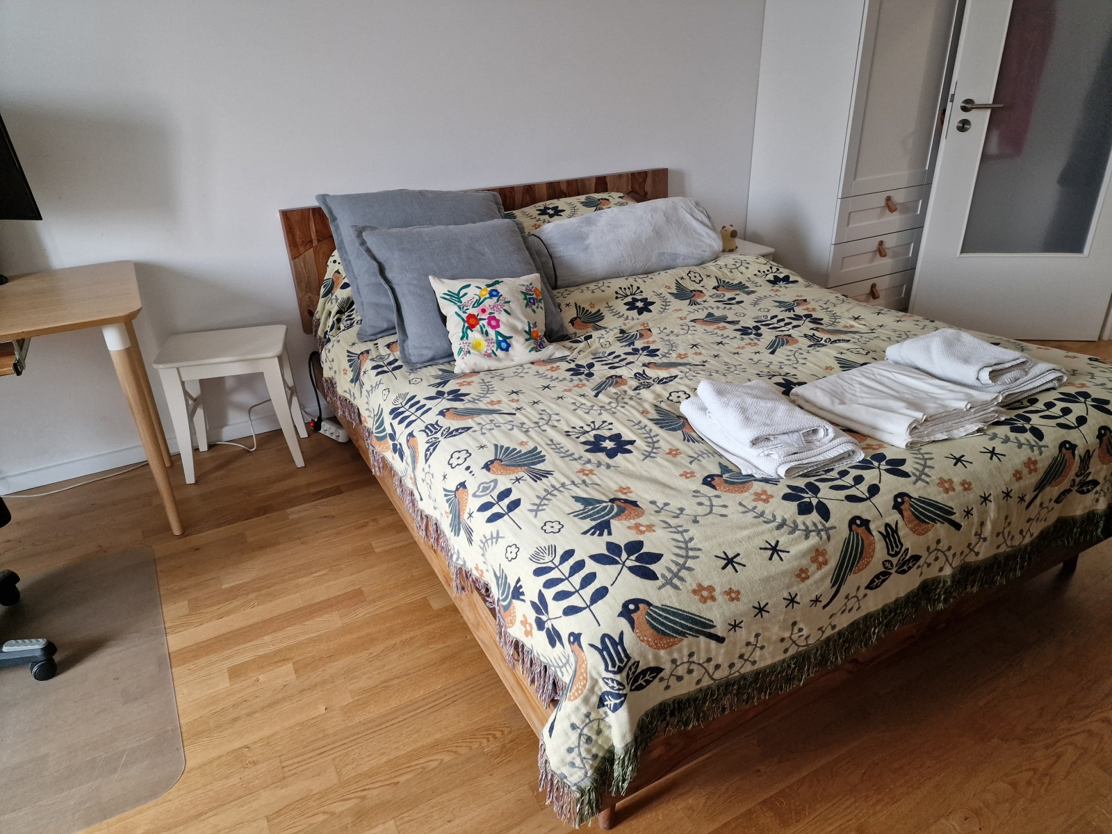 Groot en comfortabel dakterrasappartement in een veilige en levendige wijk van Berlijn