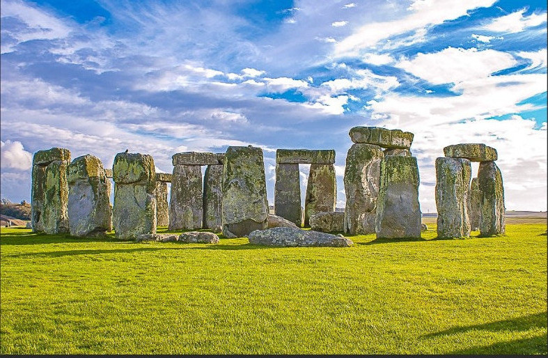 Ancient Stonehenge (1hr 15mins)