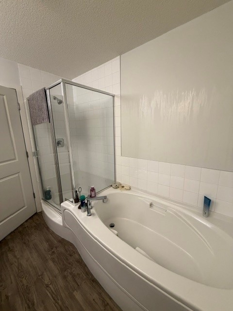 Executive-Penthouse-Suite in Calgary, AB, Kanada, mit Blick auf Stadt und Berge!