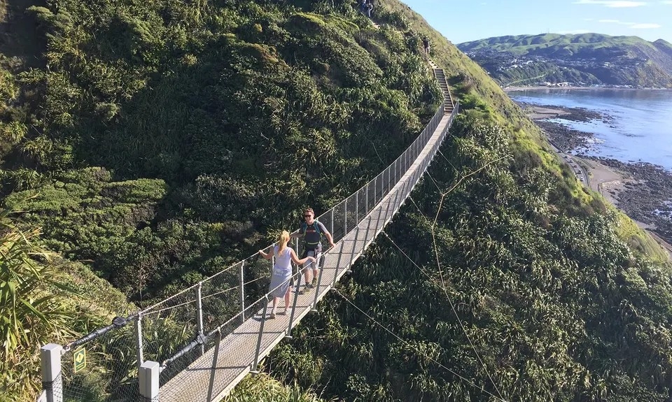 Het Paekākāriki Escarpment Track tussen Paekākāriki en Pukerua Bay.