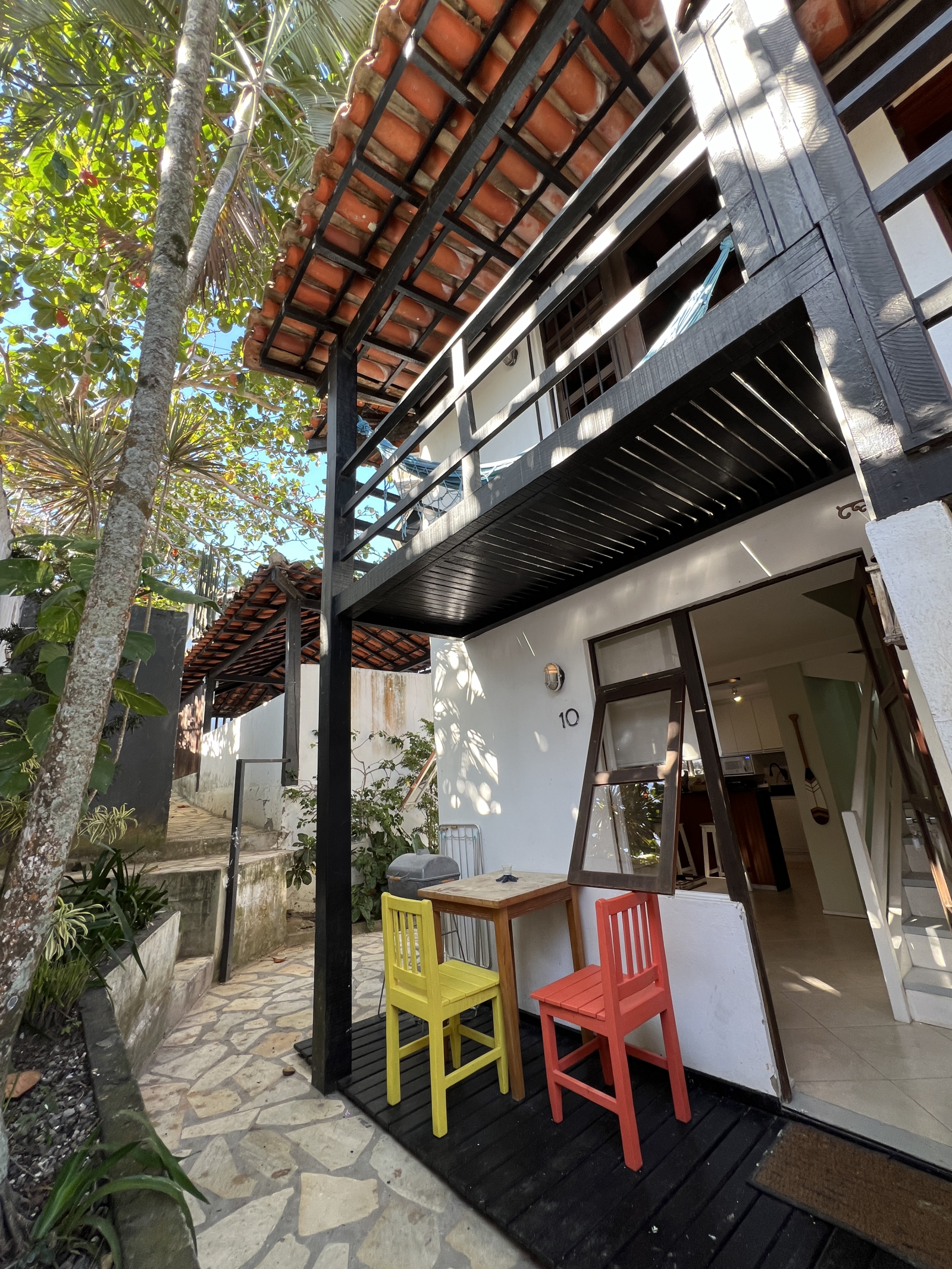 Mini pátio ao ar livre com churrasqueira