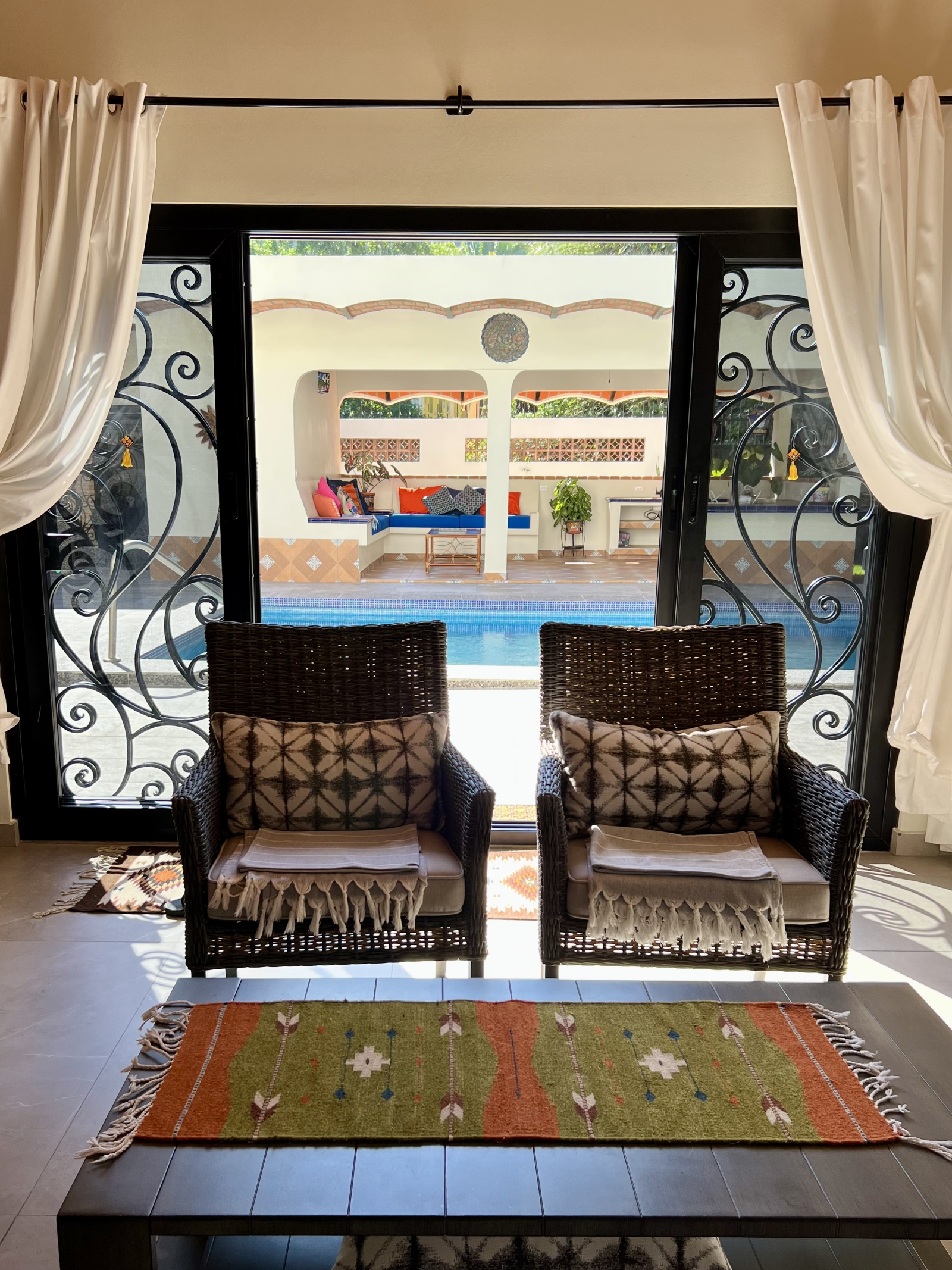 Vista desde la sala de estar de planta abierta