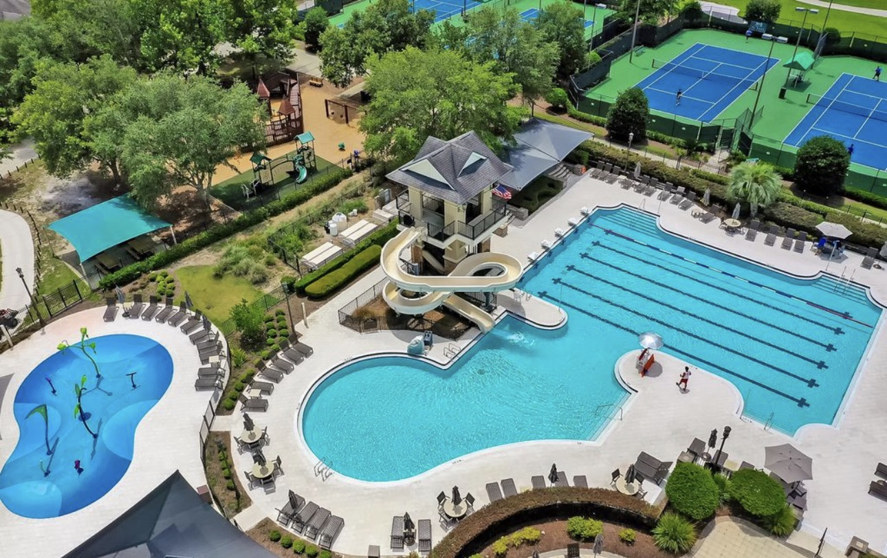 Casa grande con jacuzzi, piscina y cocina exterior en la finca Golf cerca de la playa