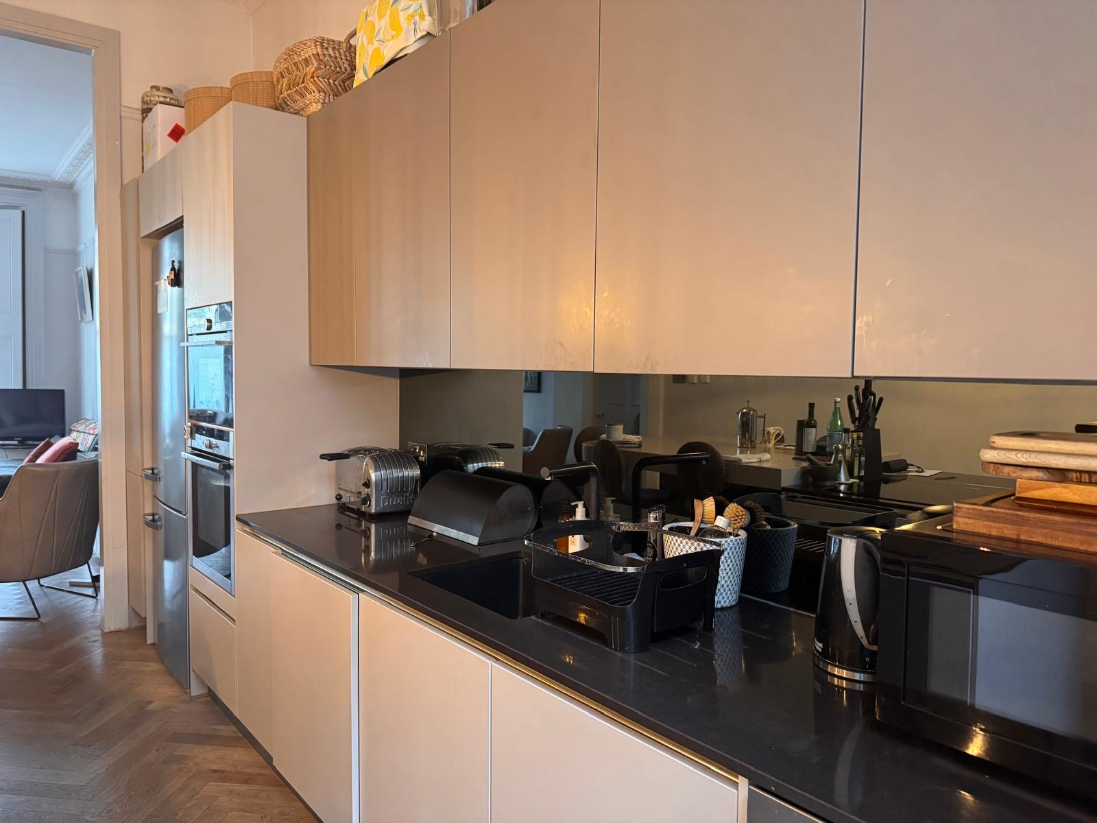 Large 2 bedroom flat in the heart of West London