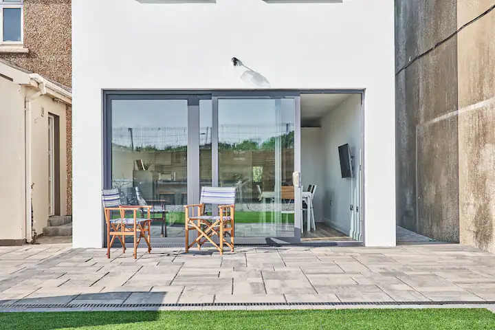 Modern house with sea views Northern Ireland coast. 25 mins to Giants Causeway