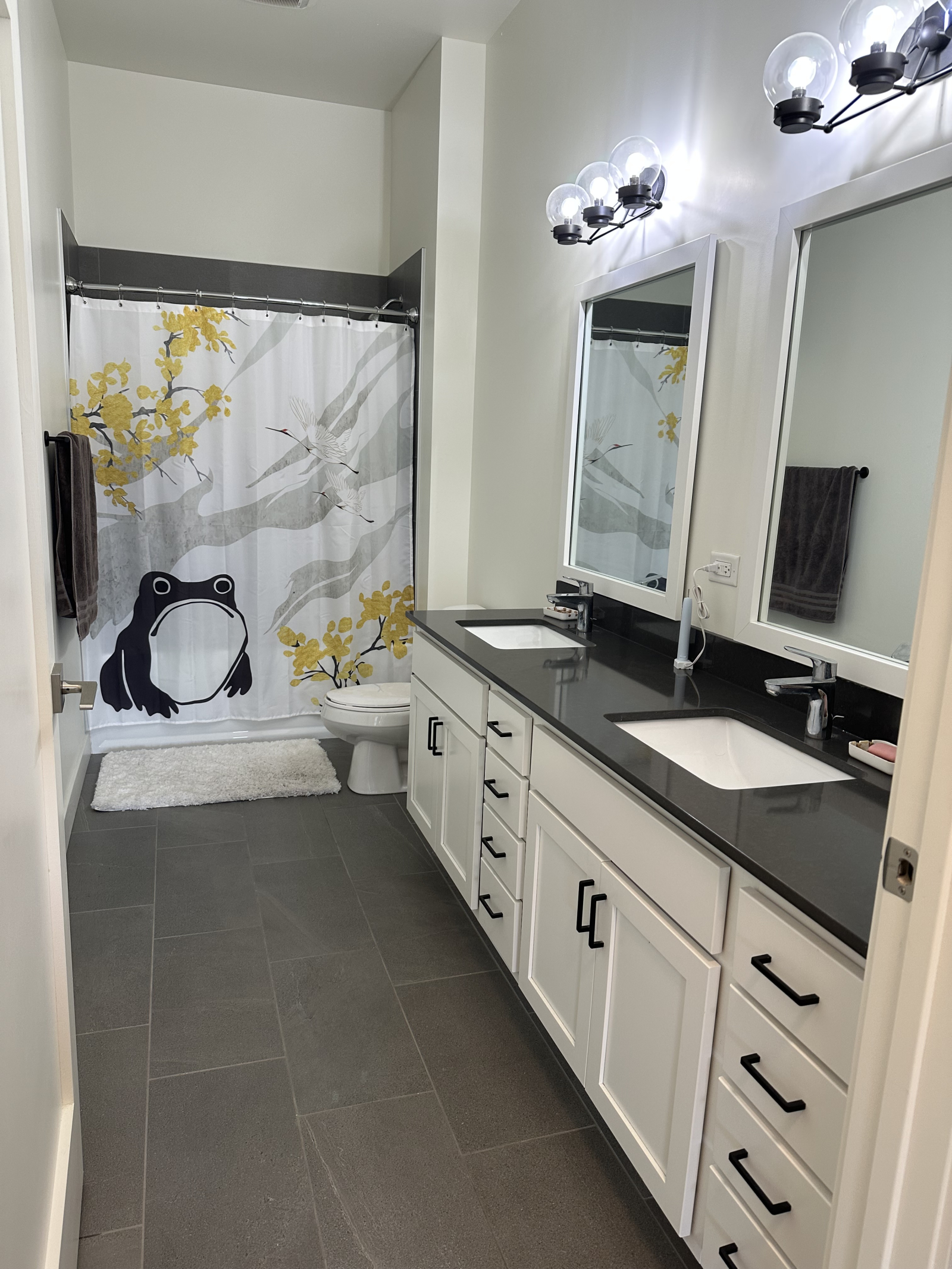 Bagno privato con doppio lavabo