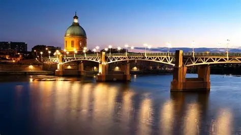 TOULOUSE pont St Pierre. La Ciudad Rosa a 2 horas