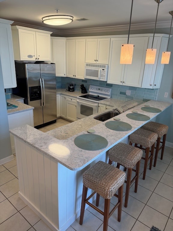 The kitchen is fully equipped.