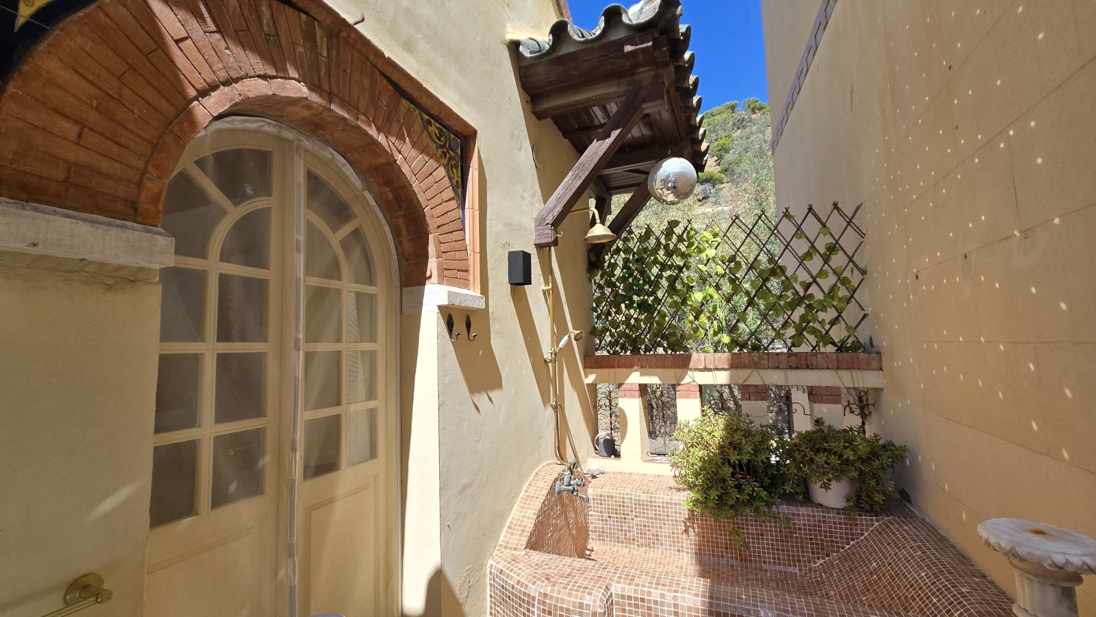 Out door shower