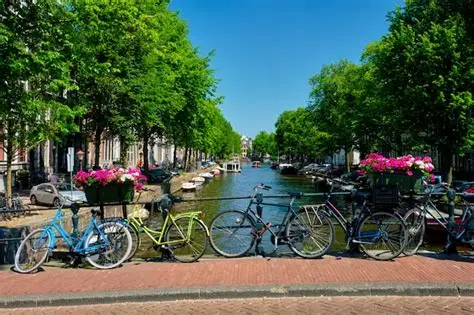Apartamento brilhante na região de Amsterdã
