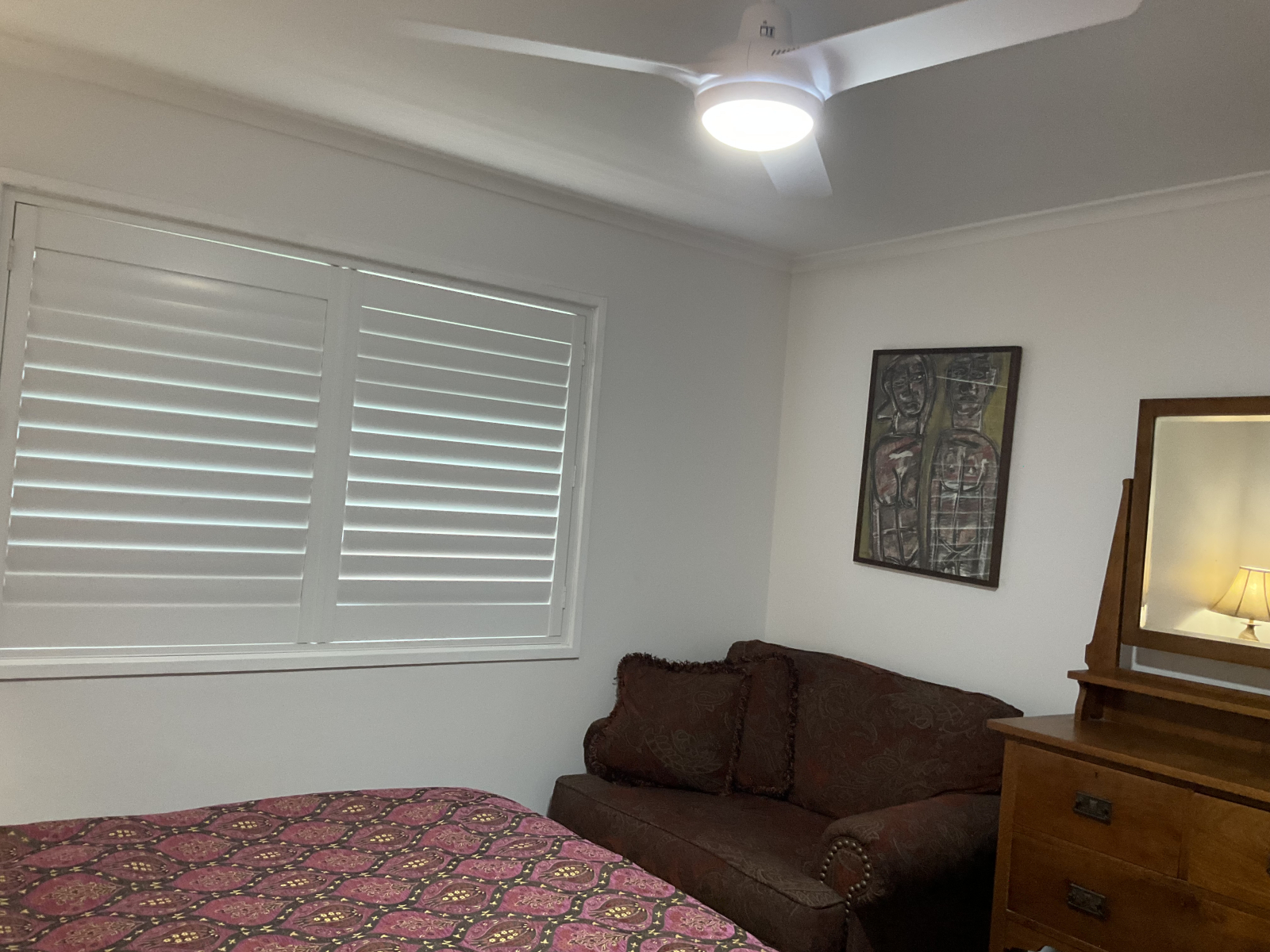 Spacious main bedroom