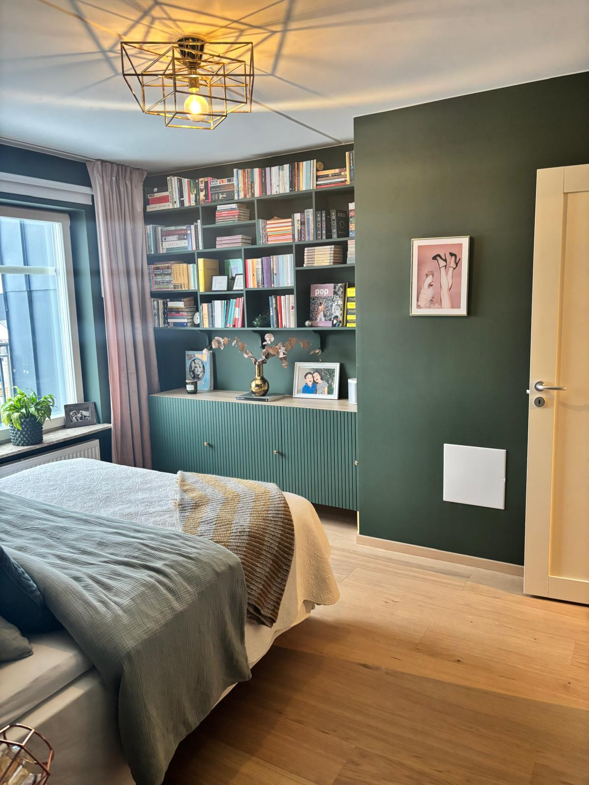 5-room penthouse with huge roof terrace and two balconys, excellent communications