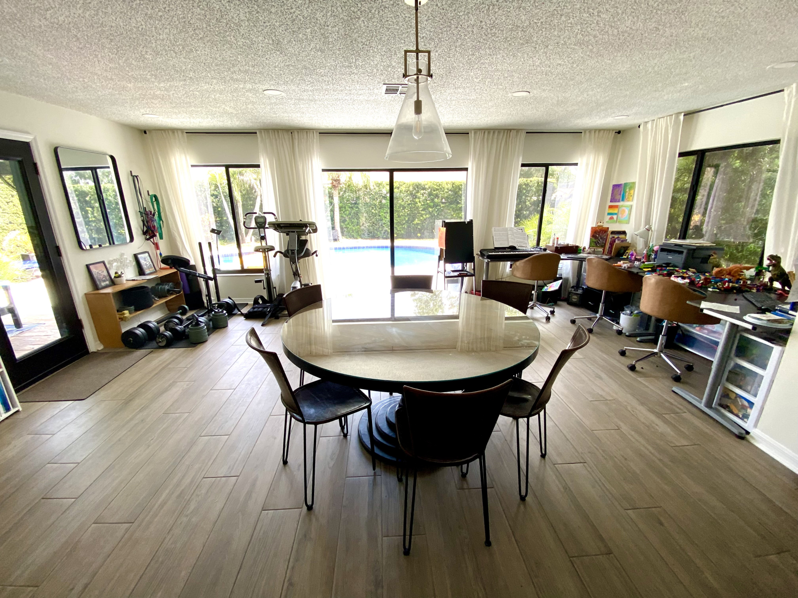 Thuis Gym Hoek, Kinderbureau & Speelgoed Hoek, & Eettafel