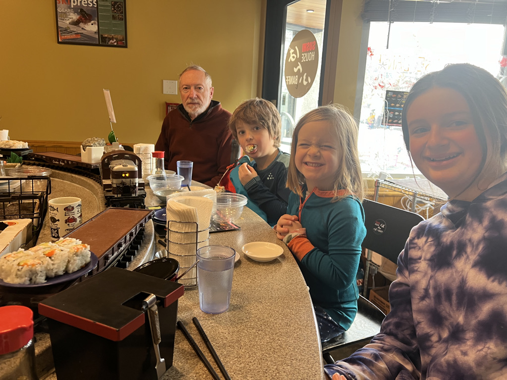 Trem de sushi em Banff