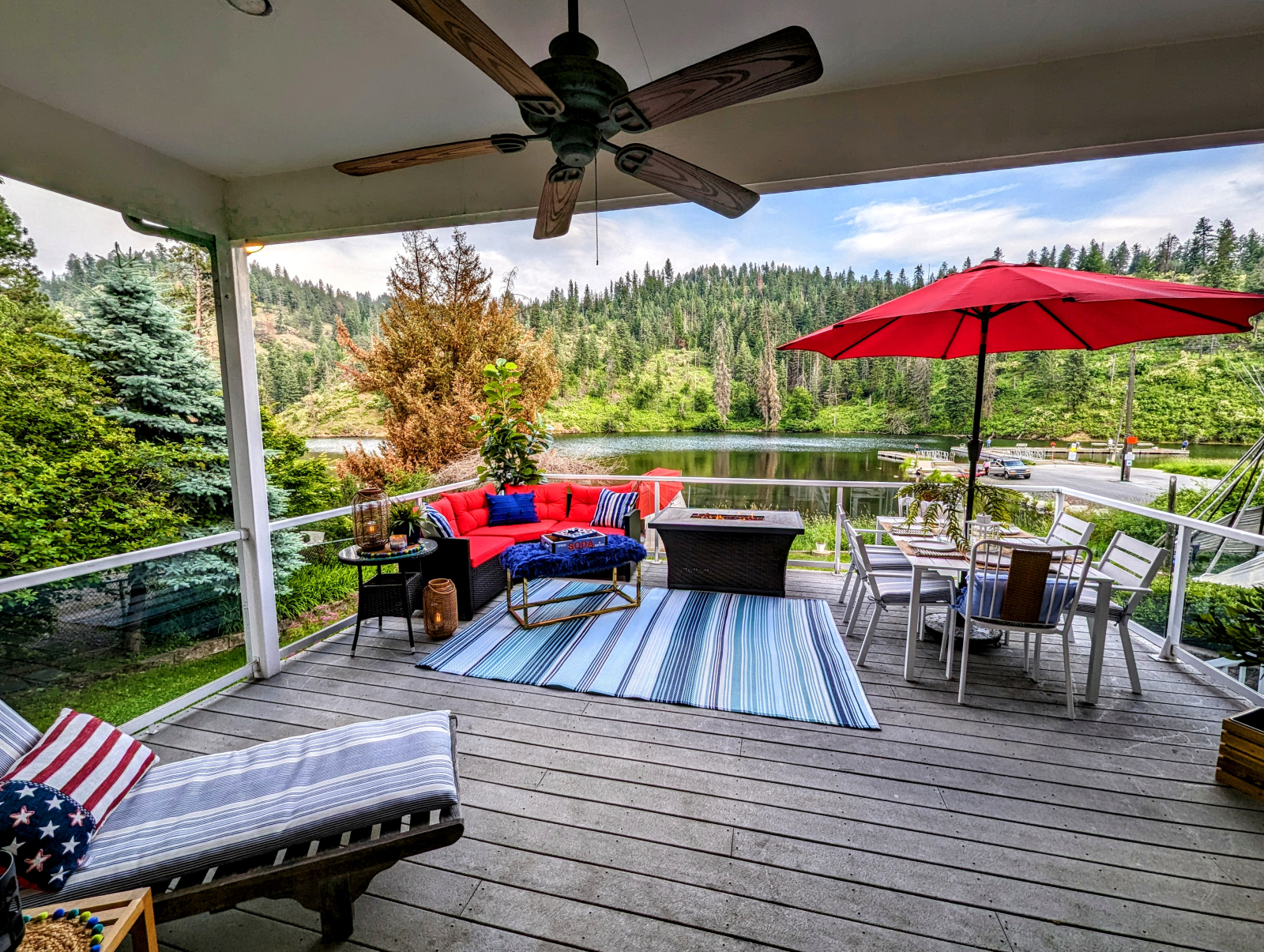 Casa lussuosa sul lungomare del Lago Coeur D Alene nel centro della città con spa, spiaggia, molo, tipi e giochi