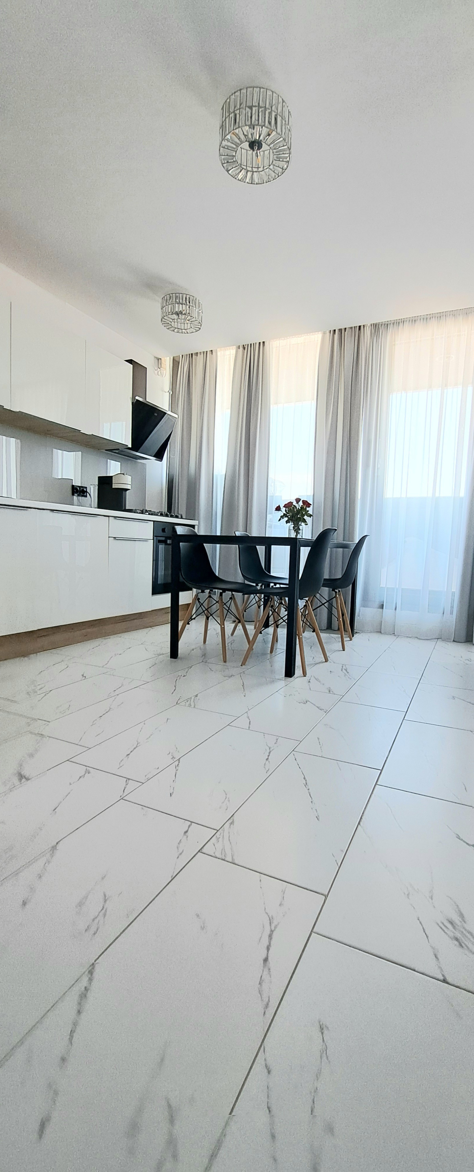 Alto no céu vistas deslumbrantes 2 duplex BDR na capital da Romênia