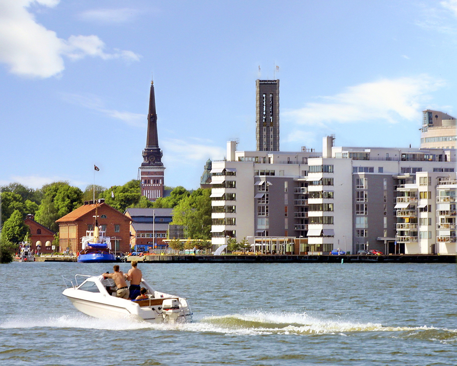 Viele Restaurants befinden sich in der Nähe der Marina.