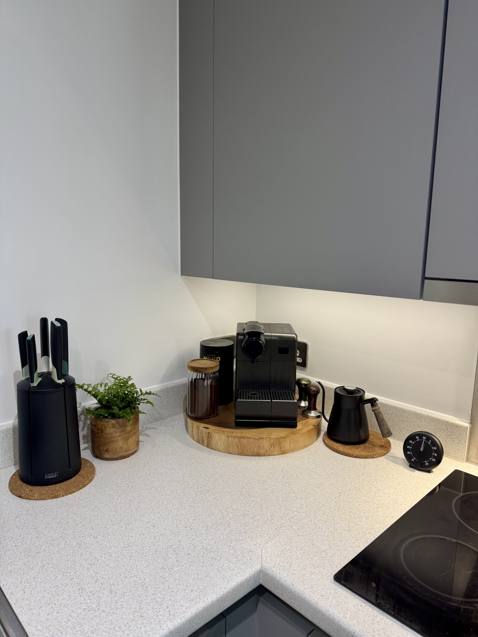 A cool, modern flat with plenty of character - comfortable, welcoming and a great base for exploring.