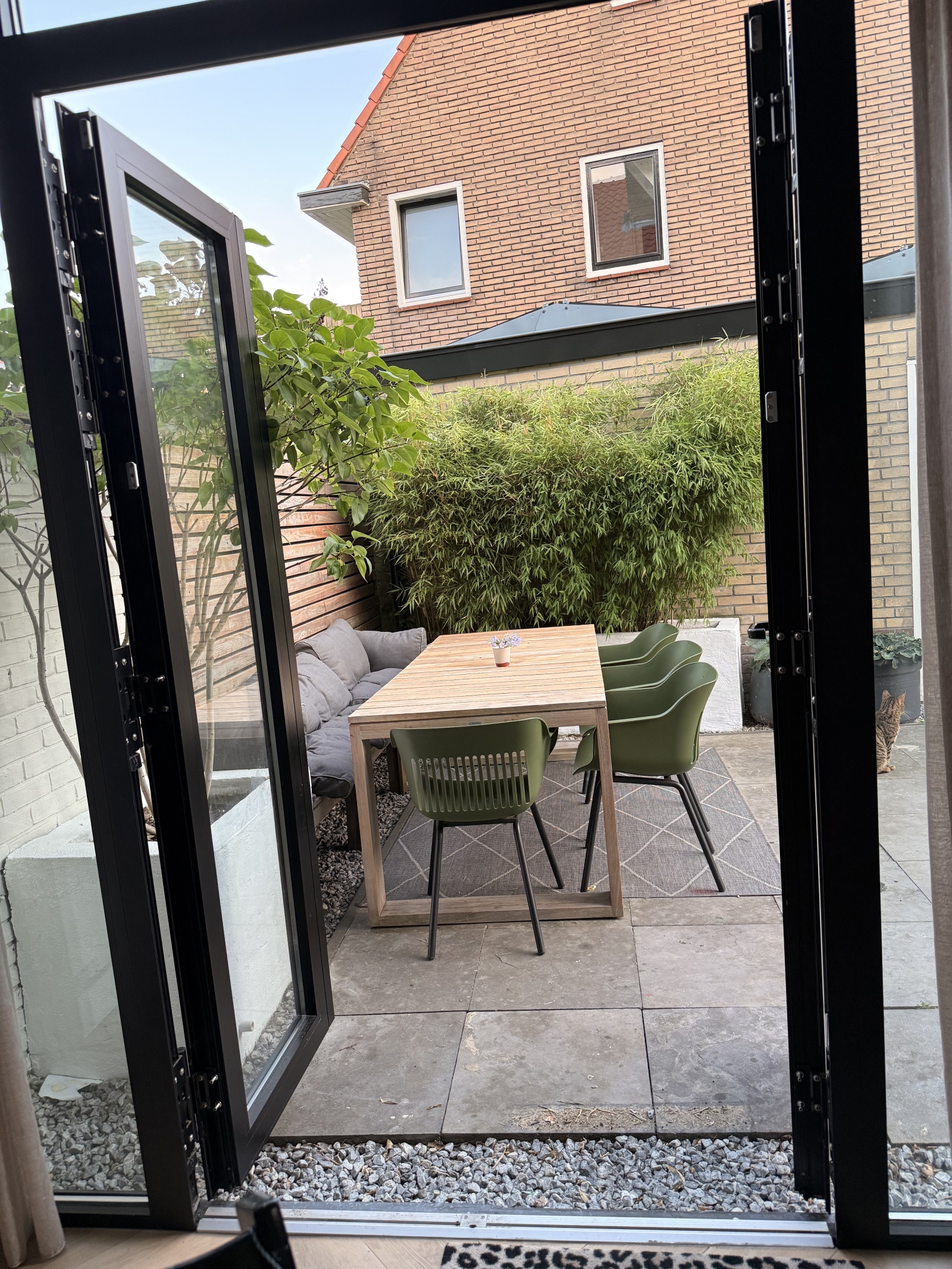 Charmante maison avec jardin, à 30 minutes en voiture ou 60 minutes en transport en commun d’Amsterdam et d’Utrecht
