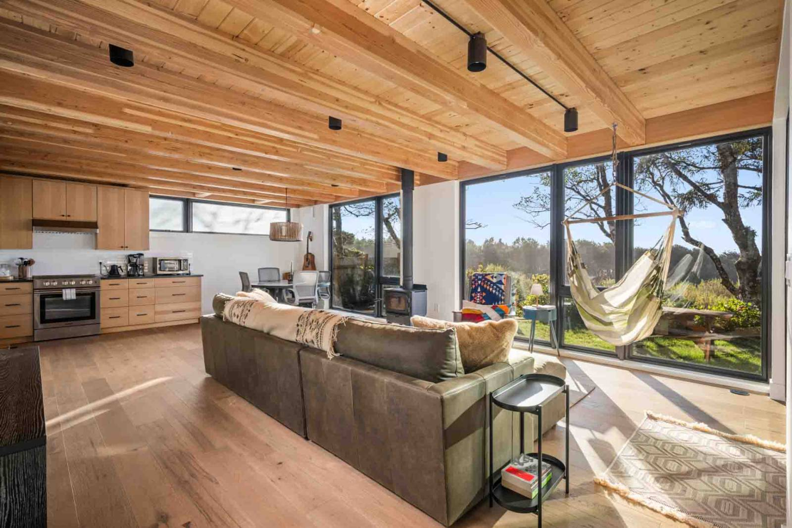 Modern huis aan het strand met uitzicht