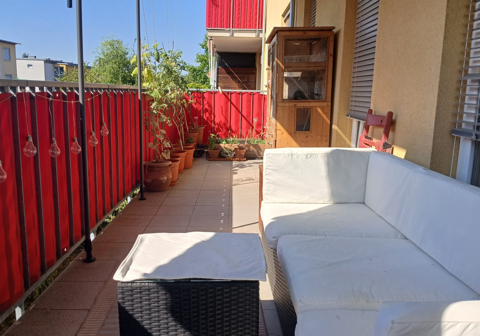 Piso tranquilo de 4 habitaciones con balcón en Graz, un pueblo de tamaño medio en un entorno de colinas muy bonito.