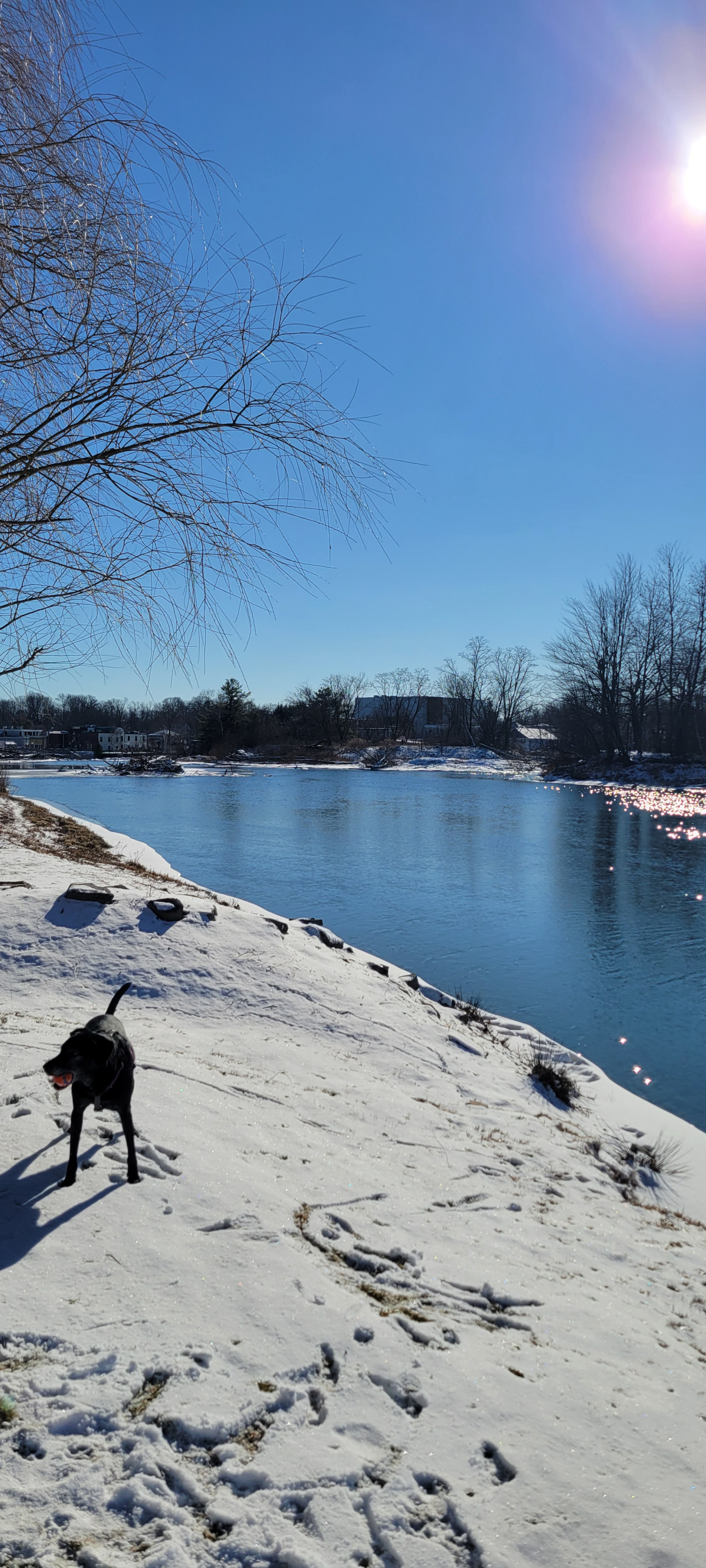 Achtung: Es gibt Stromschnellen in eine Richtung! Aber in die andere Richtung, schwimmen/schwimmen/p ...