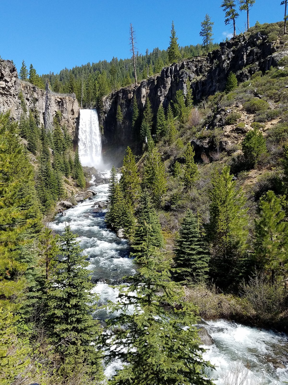 Tumalo Falls ligt op 20 minuten rijden. Leuke wandel- en fietspaden in dit gebied.