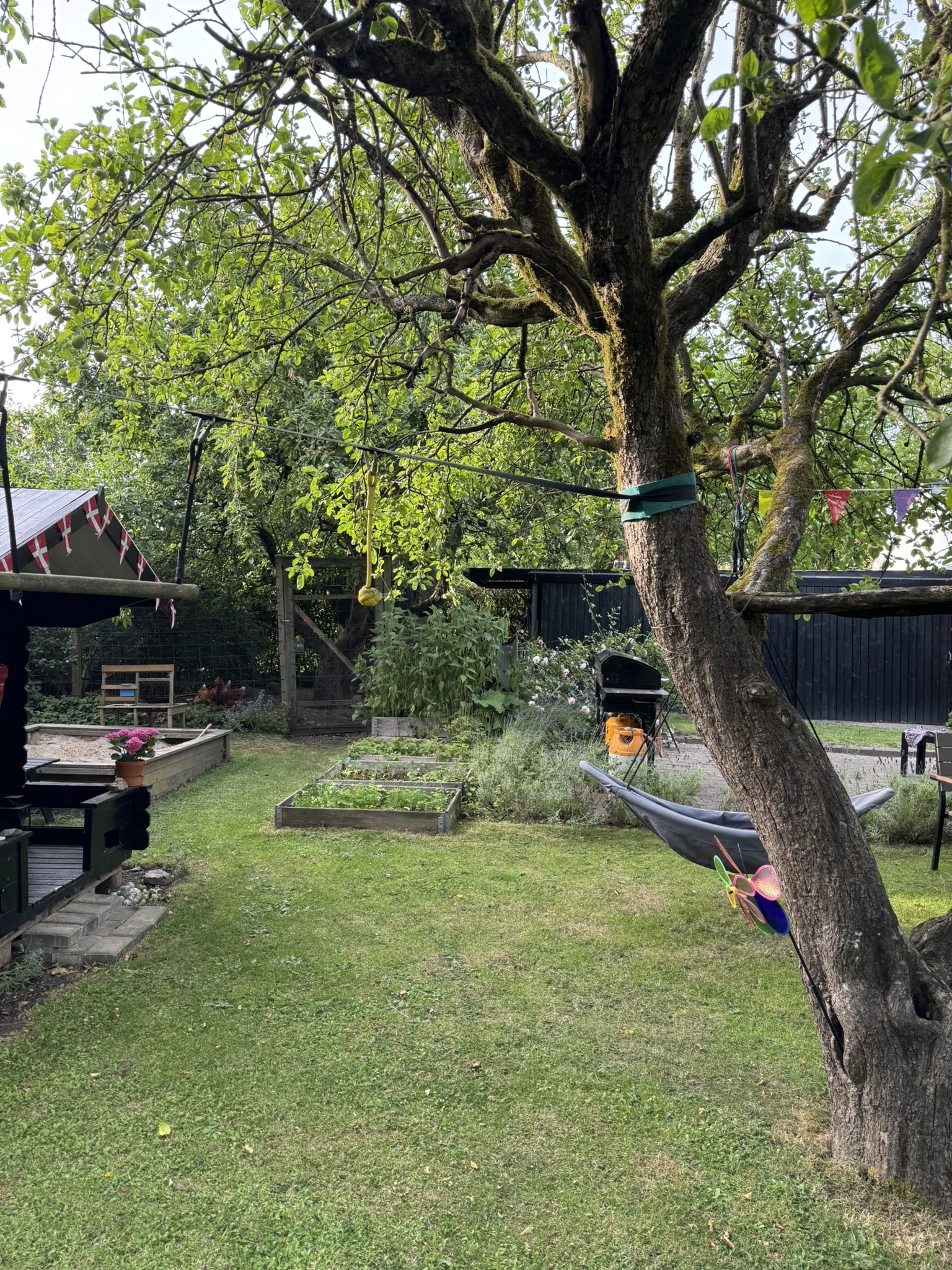 Encantadora villa patricia y hogar para niños en medio de la hermosa naturaleza