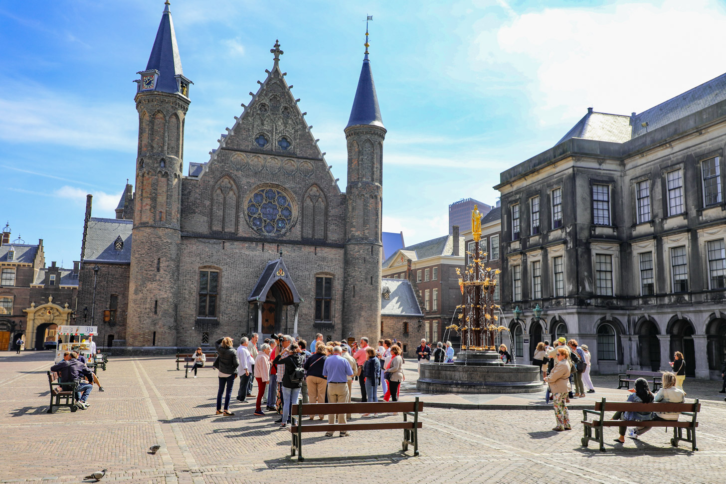 L’Aia. La città in cui si trova il governo olandese. La Ridderkerk nel cortile.