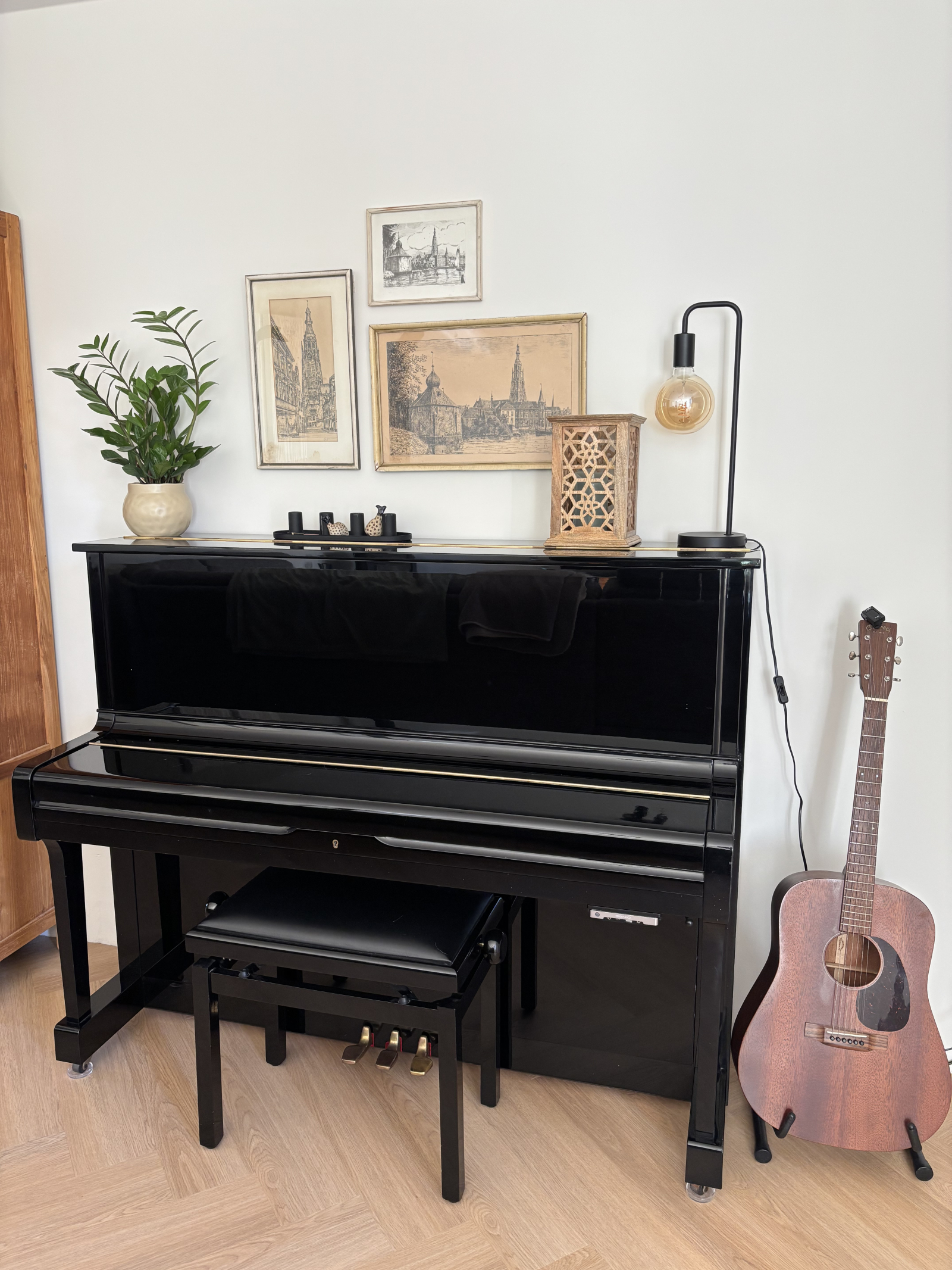 Piano with silence system