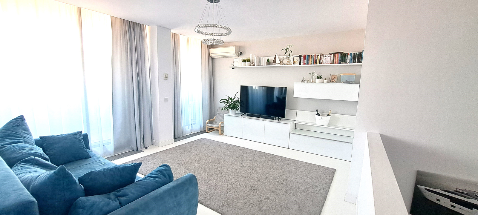 Alto no céu vistas deslumbrantes 2 duplex BDR na capital da Romênia