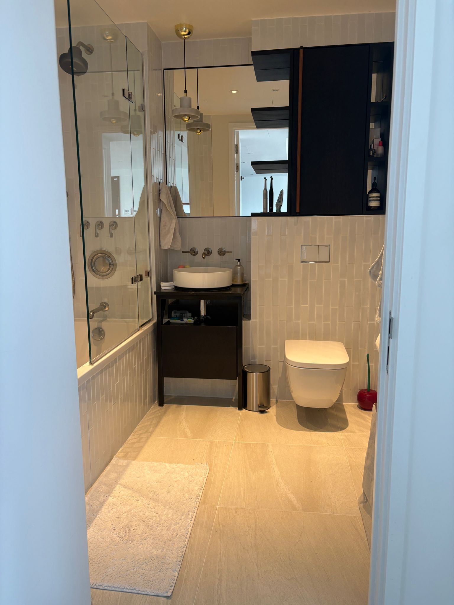 Modern One-Bedroom Flat in Lovely Neighborhood