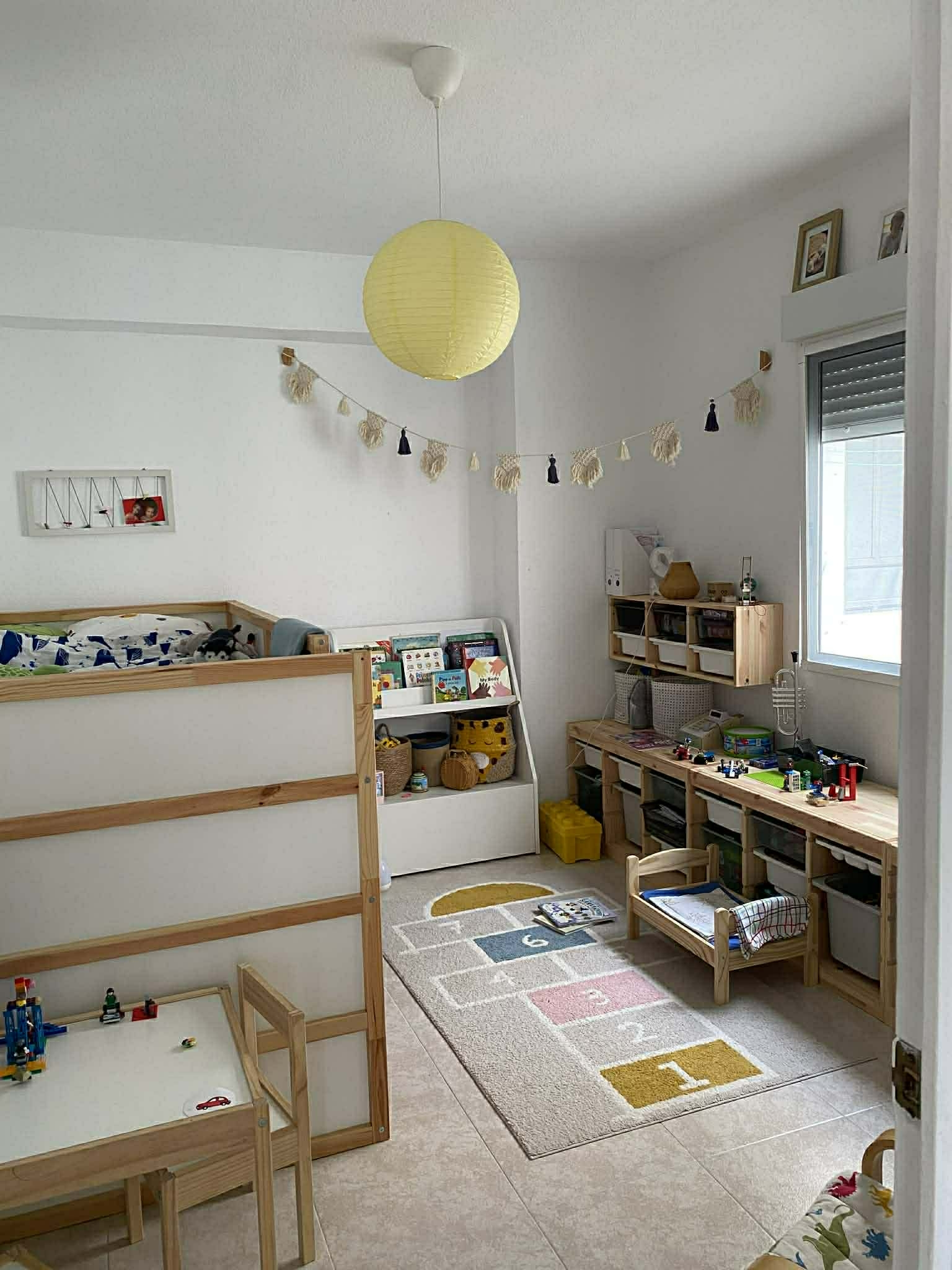 Een plek met 320 zonnige dagen en nooit echt koud, met twee slaapkamers, ~60m² schattig appartement op slechts 100 meter van de (zeer rustige, zeer kindvriendelijke) zee, in Santa Pola, slechts 15 minuten van de luchthaven van Alicante! :)