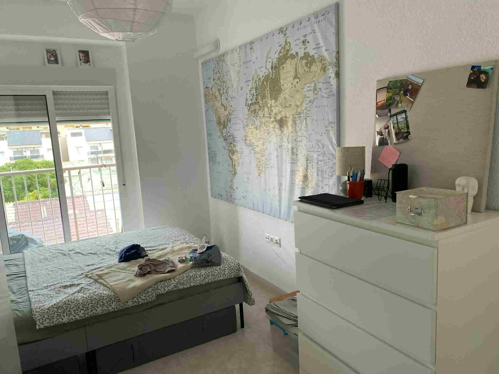 Een plek met 320 zonnige dagen en nooit echt koud, met twee slaapkamers, ~60m² schattig appartement op slechts 100 meter van de (zeer rustige, zeer kindvriendelijke) zee, in Santa Pola, slechts 15 minuten van de luchthaven van Alicante! :)