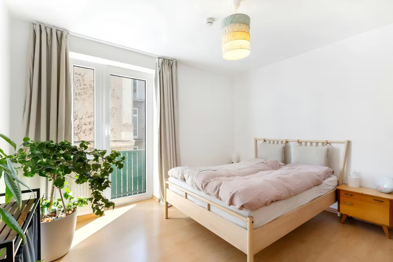 Zu guter Letzt ist unser Hauptschlafzimmer. Wir bevorzugen es, dass Gäste nur das Gästezimmer nutzen ...