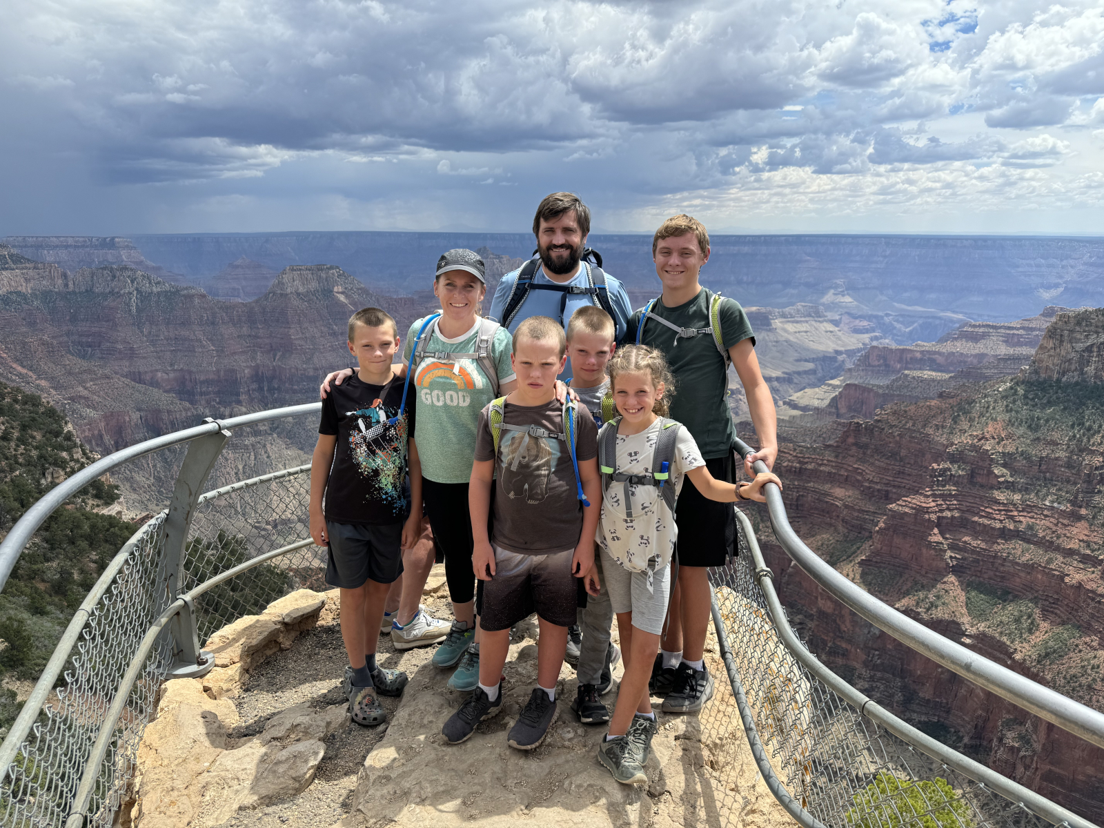 North Rim du Grand Canyon est ouvert de la mi-mai à la mi-octobre et se trouve à 3 heures de route.