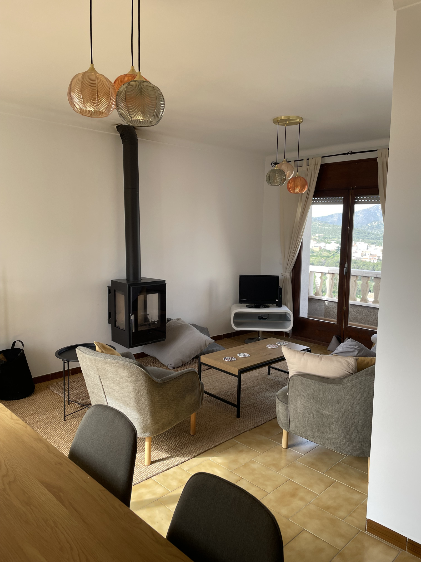 Lounge met houtkachel