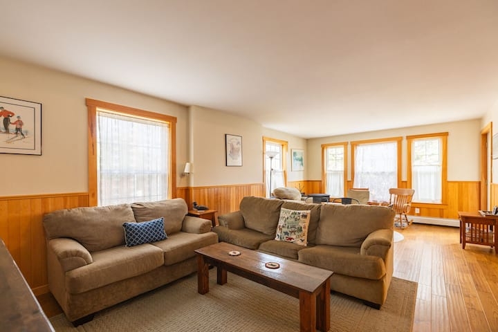 Family home in the Maine mountains, with direct access to trails, walk to Bethel, and 10 min to Sunday River!