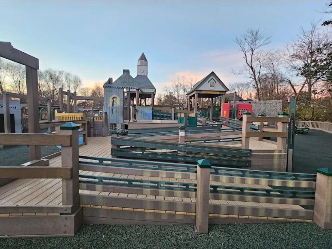 Dogwood Park à environ 7 minutes de notre maison. Grande aire de jeux pour les enfants, fontaine à é ...