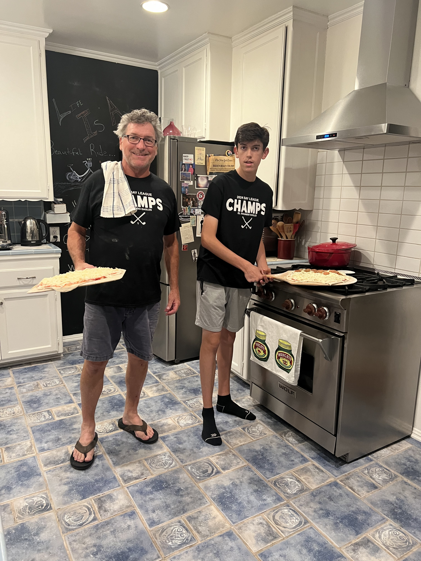 Nuestra casa en Los Ángeles: hacer pizzas en la cocina