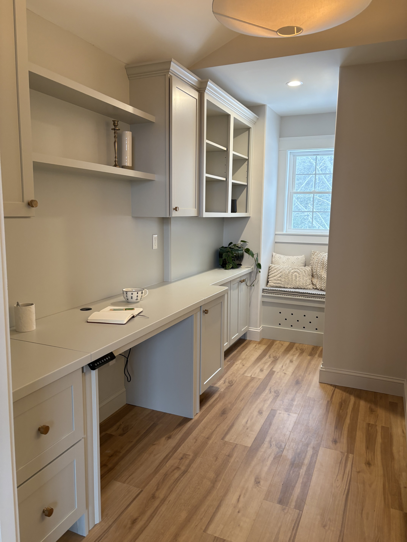 Scrivania completamente regolabile per stare in piedi