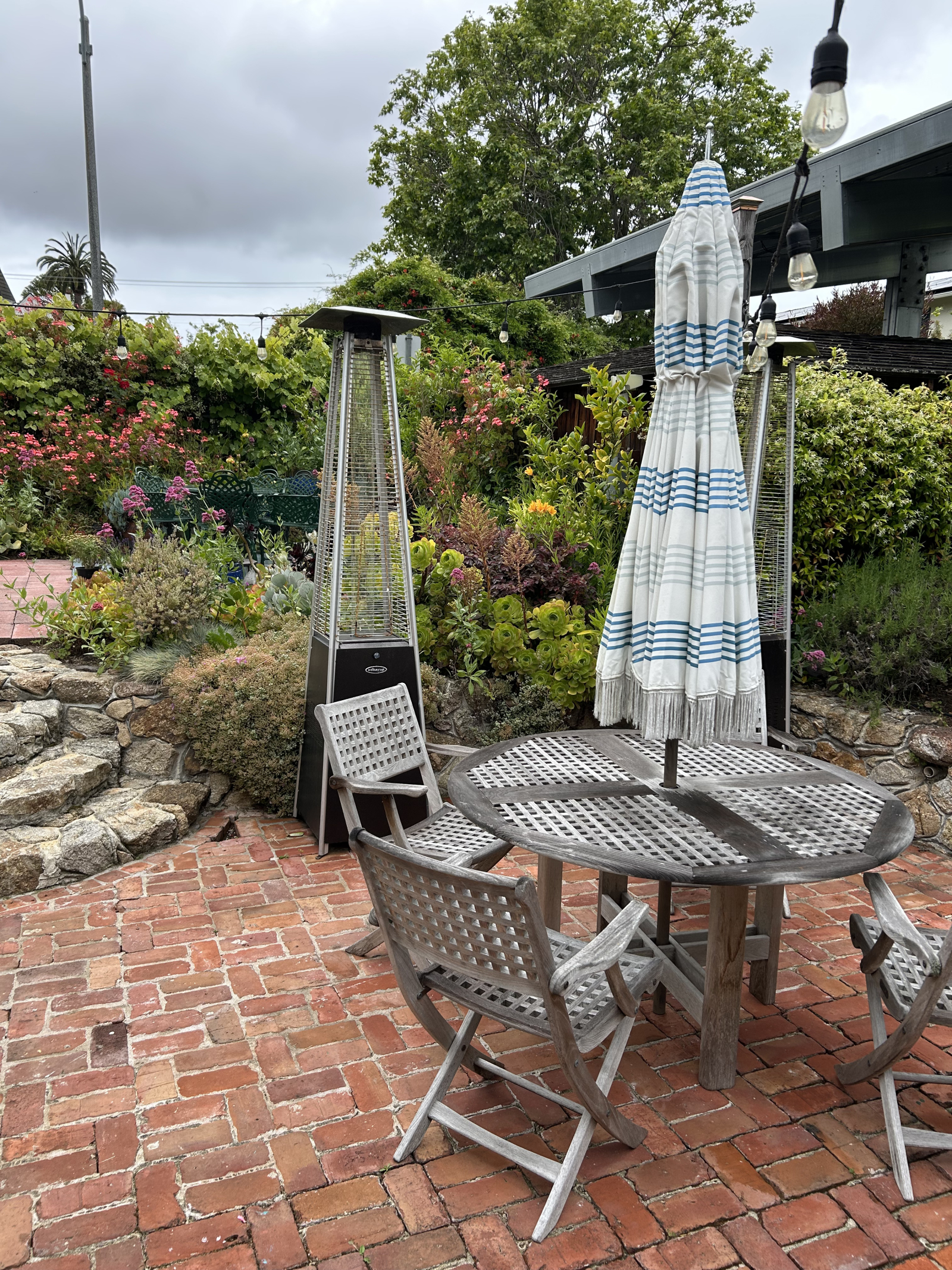 Adobe de jardim no coração de Monterey