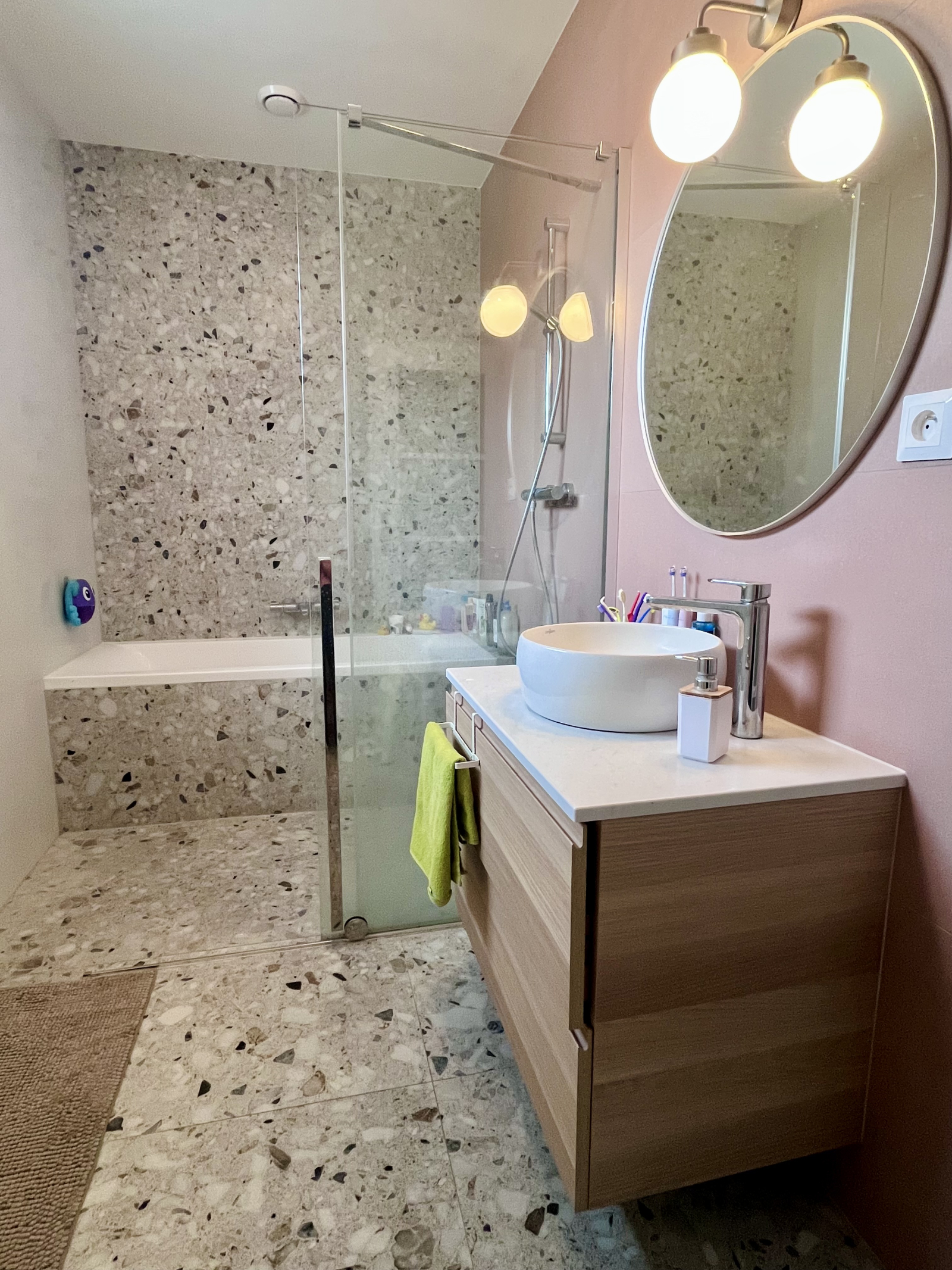 Newly built bright home close to Bratislava/Vienna