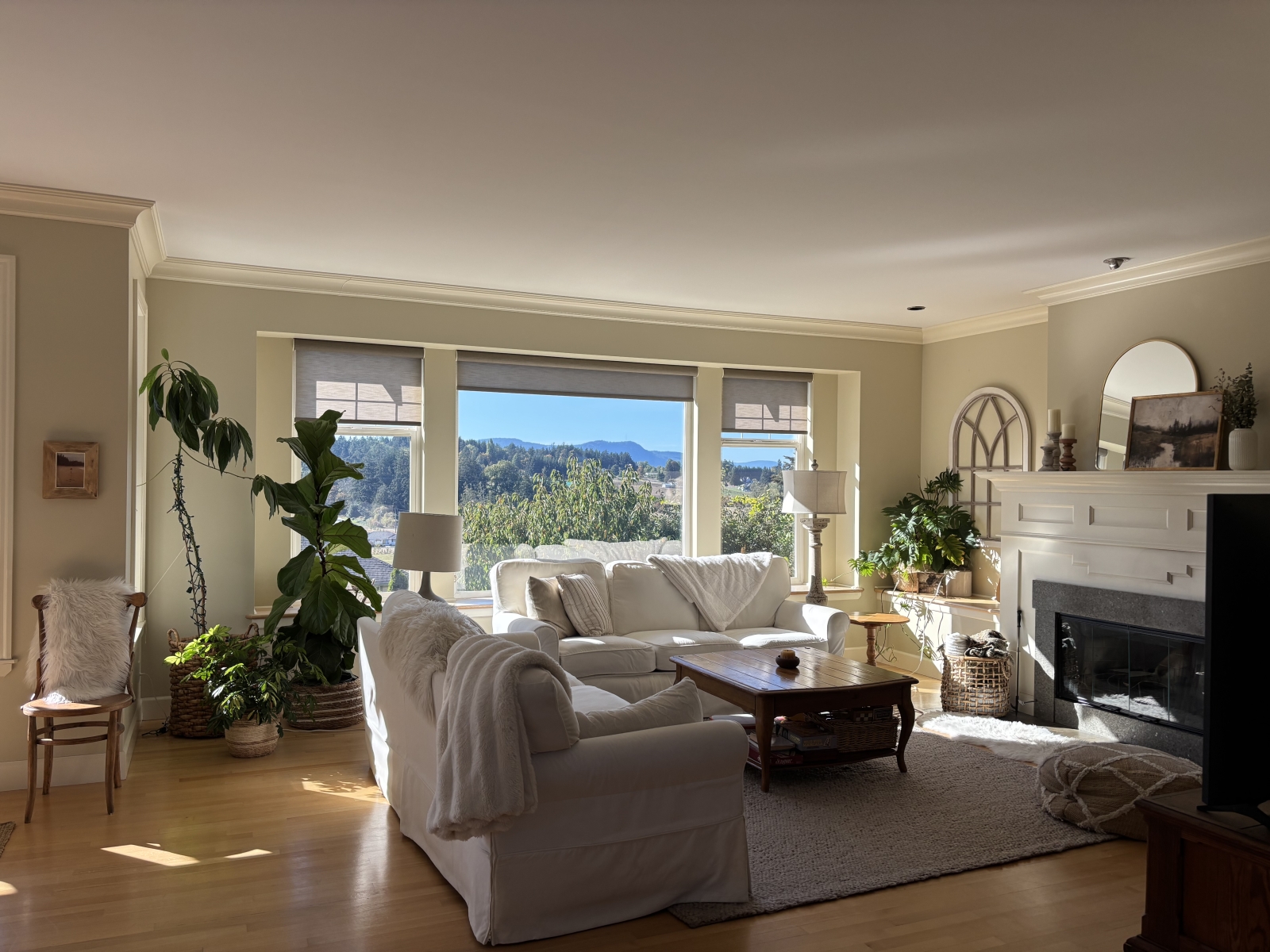 Linda casa em Victoria BC com vistas panorâmicas pastorais!