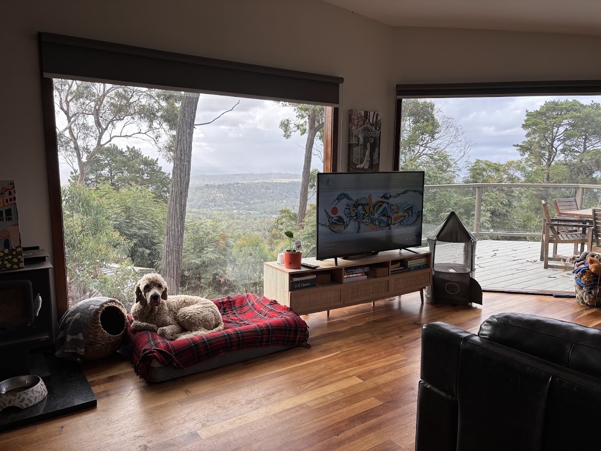 Thuis in de heuvels met uitzicht over de Yarra Valley en de skyline van het CBD, prachtige zonsondergangen en mini-geiten! <1 uur vanaf het stadscentrum