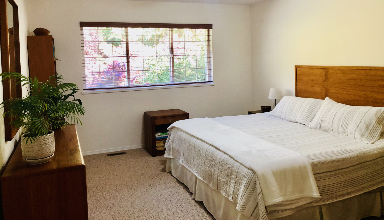 Upstairs: King Bedroom