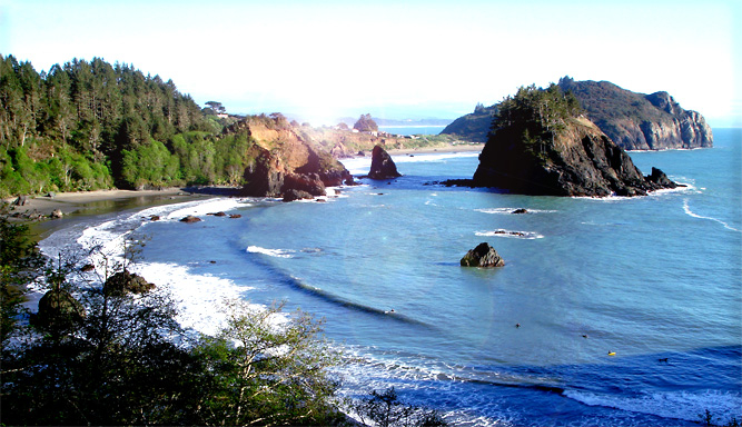 The house is 2 miles or 3 kilometers from the Pacific ocean and Humboldt Bay and close to many amazi ...