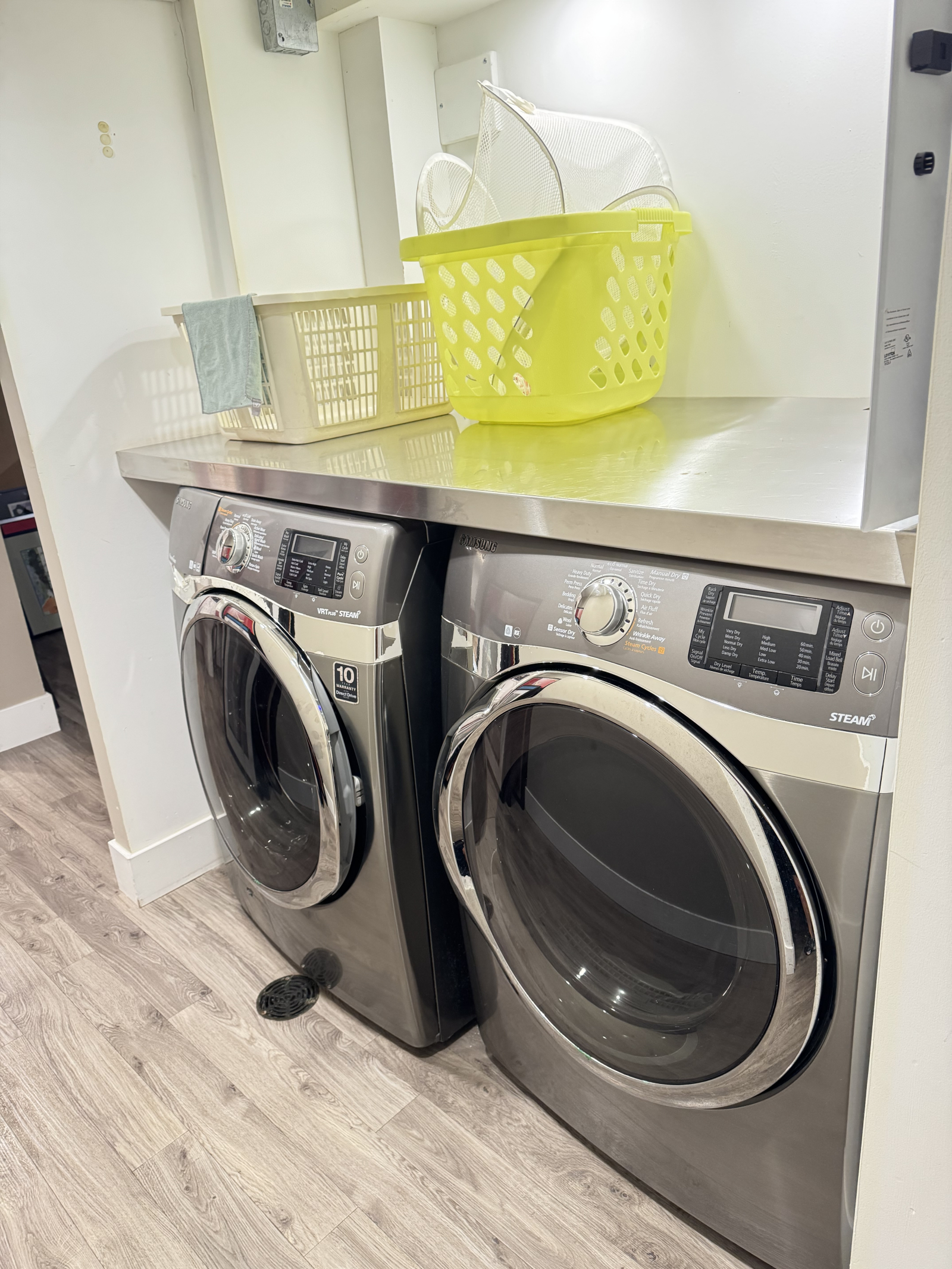 Lave-linge, sèche-linge (sous-sol)