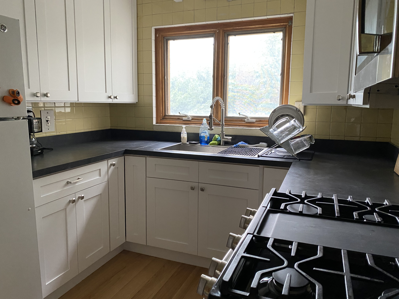 Cuisine entièrement équipée.