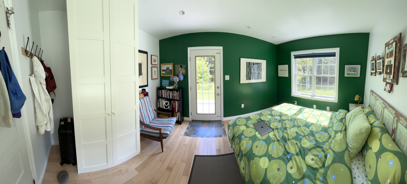 1st floor bedroom with queen bed